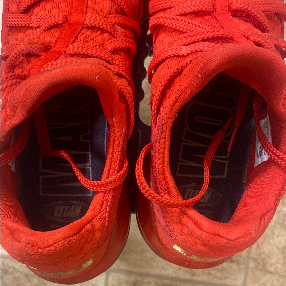 2020 Titan x LeBron 17 low agimat - Picture 6 of 7